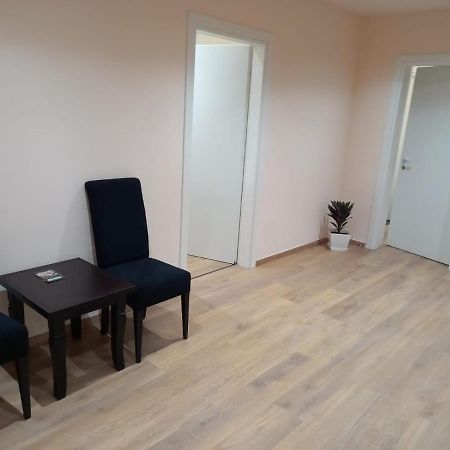 Djakbe Hotel Тирана Екстериор снимка