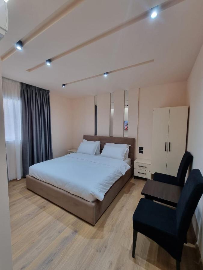 Djakbe Hotel Тирана Екстериор снимка
